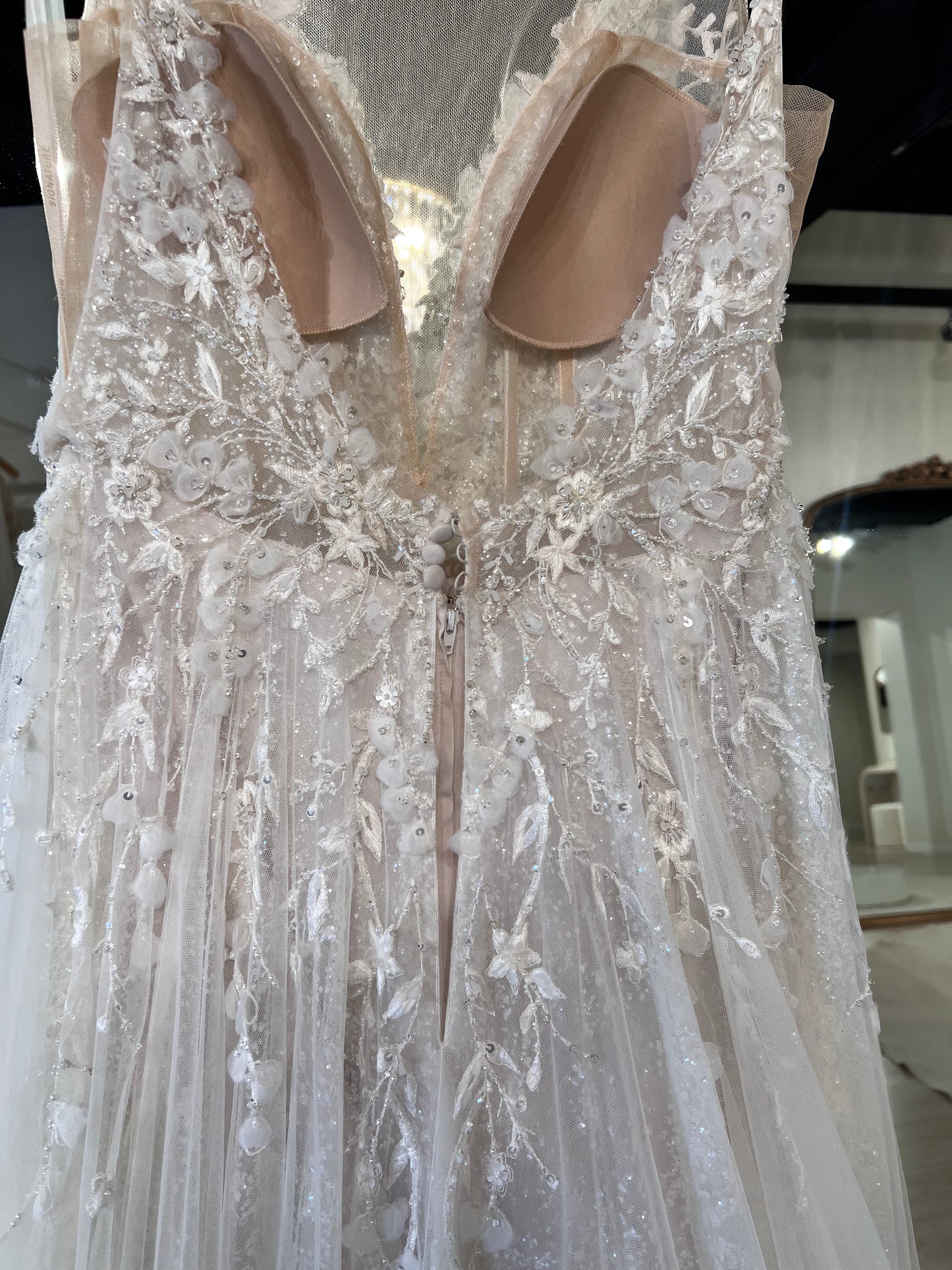 Justin Alexander Signature 99245 Gussie, Size 14