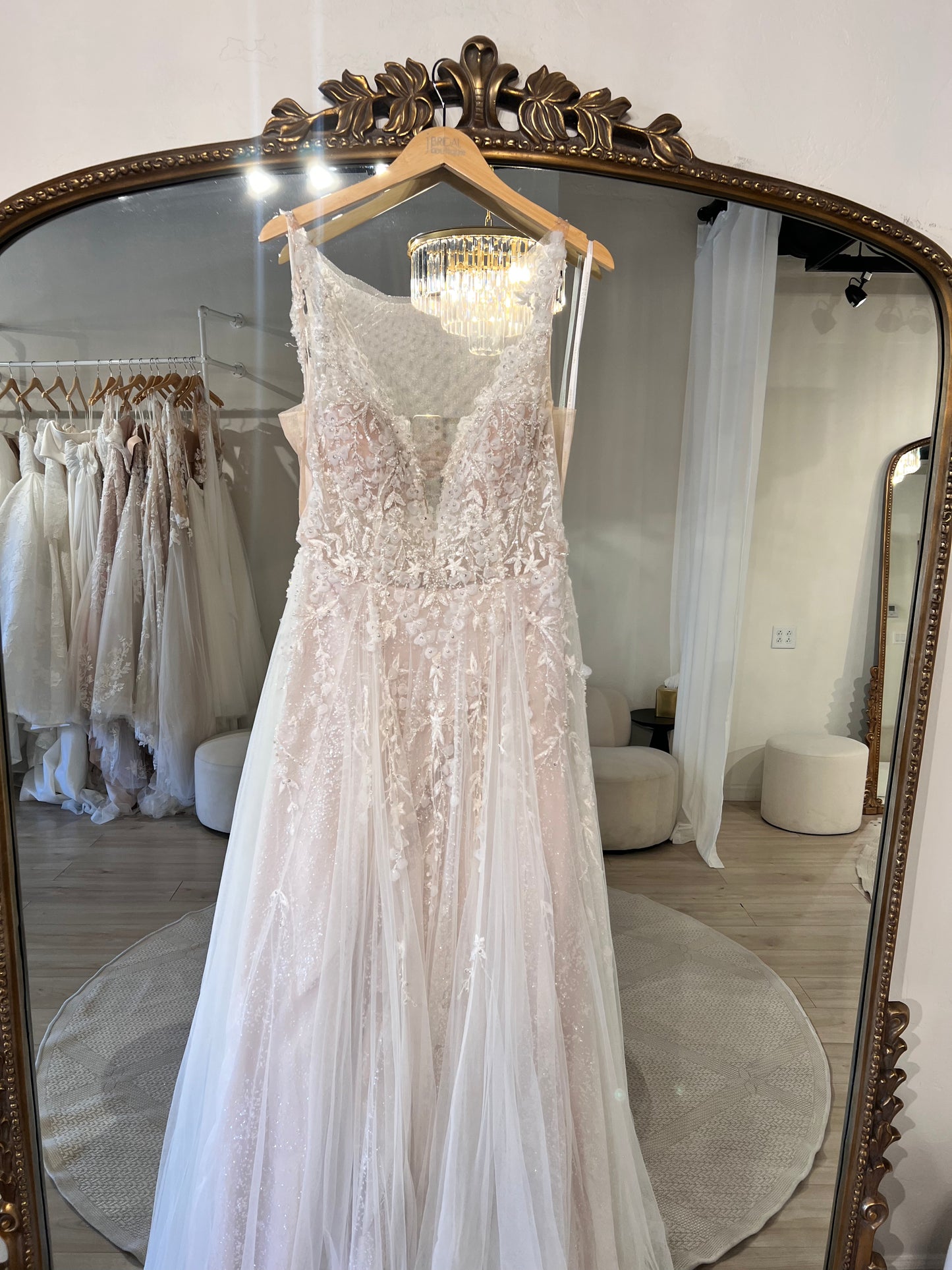 Justin Alexander Signature 99245 Gussie, Size 14